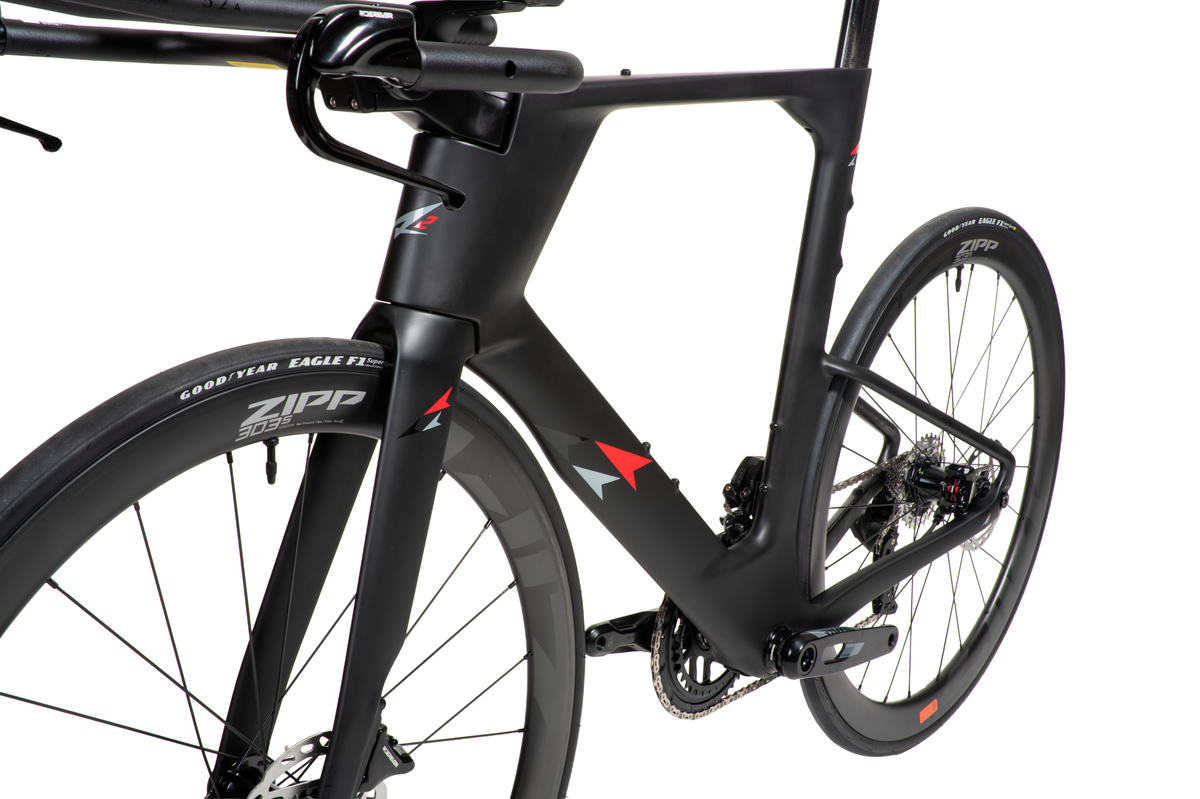 Zipp 303 S carbon wheelset fitted to the SP frame